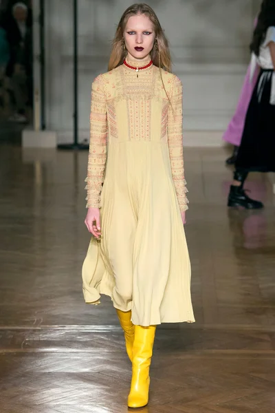 Look 35